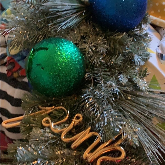 VS PINK CHRISTMAS DISPLAY FROM 2018 taking offers - Picture 6 of 8